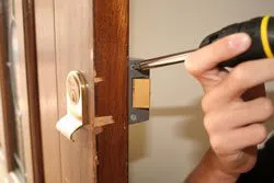 Locksmith Key Store Cedarhurst, NY 516-283-5892 - lock-opening